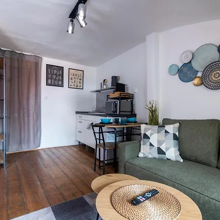 20 Seconds To Charles Bridge * Prag